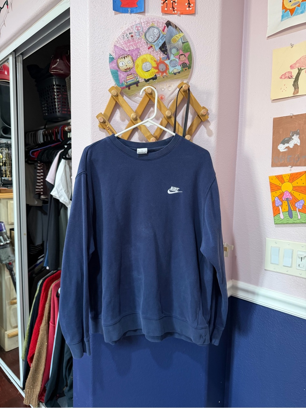 Nike Men’s Navy Blue Crewneck Sweatshirt